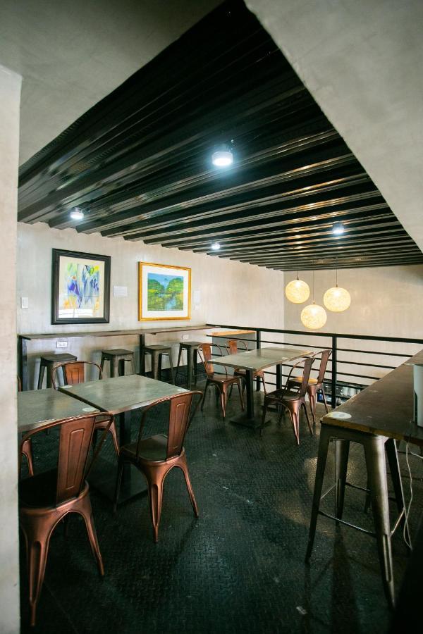 Happynest Hostel Cebu Exterior photo